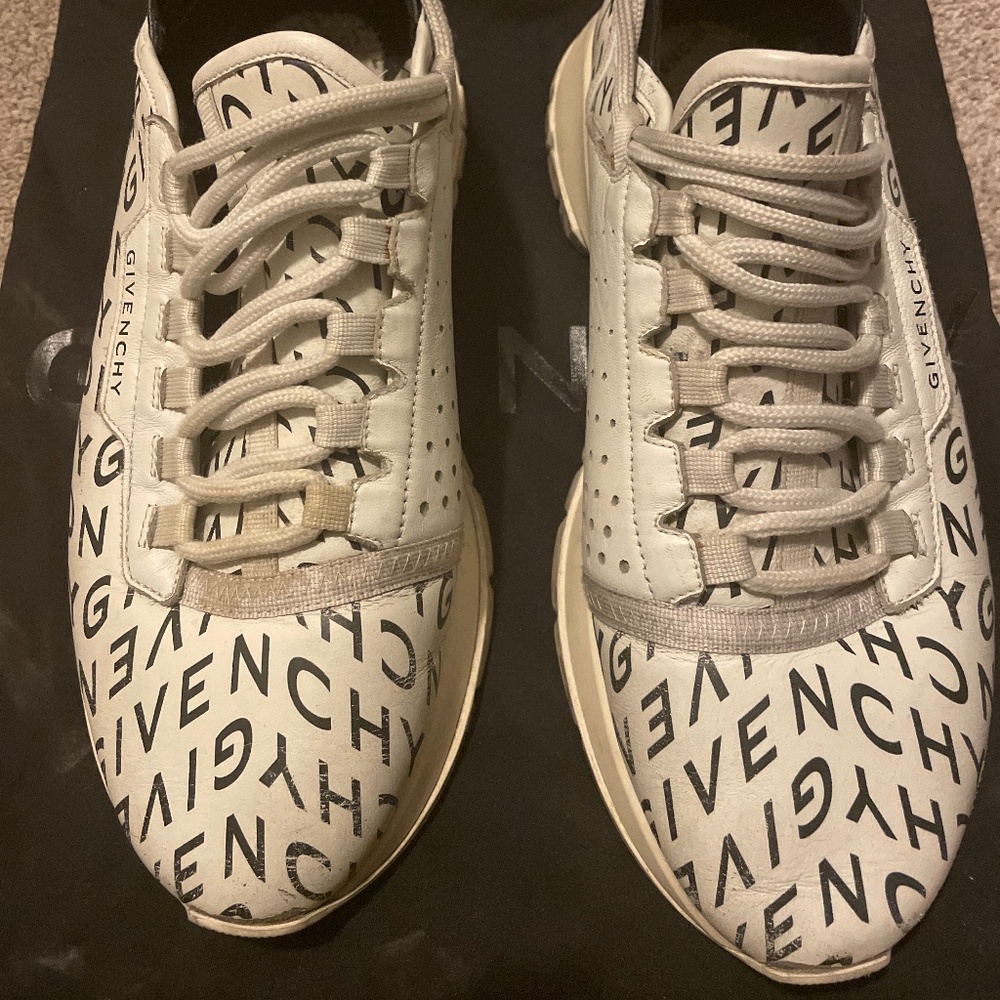 Givenchy spectre print